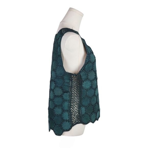 SOLD Rare Vintage LEATHET Green Suede Patchwork Vest Boho Scallop Crochet Size S - Picture 7 of 11